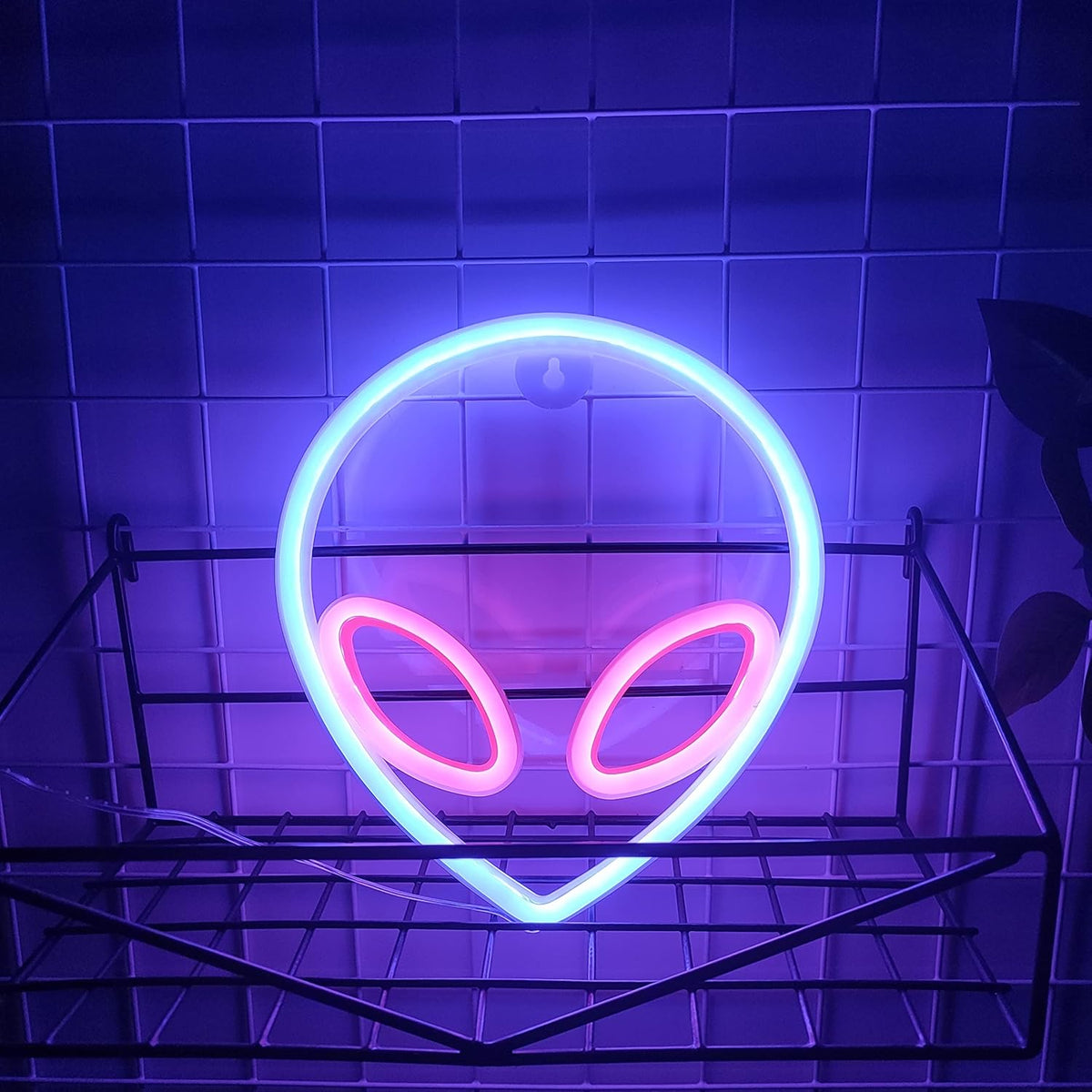NEON ALIEN